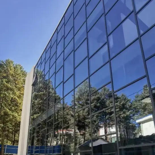 Keretes függönyfalak